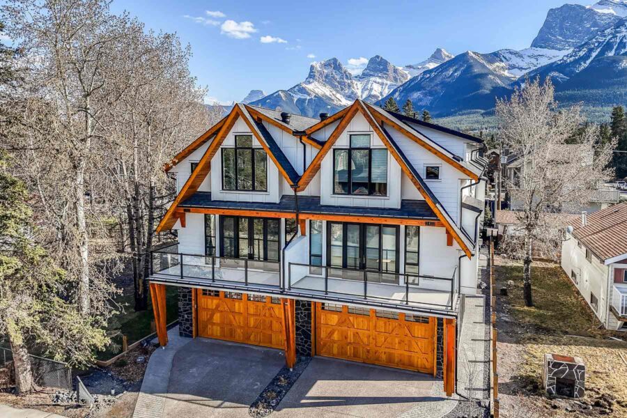 833 6th Street #1 (NE), Canmore, AB